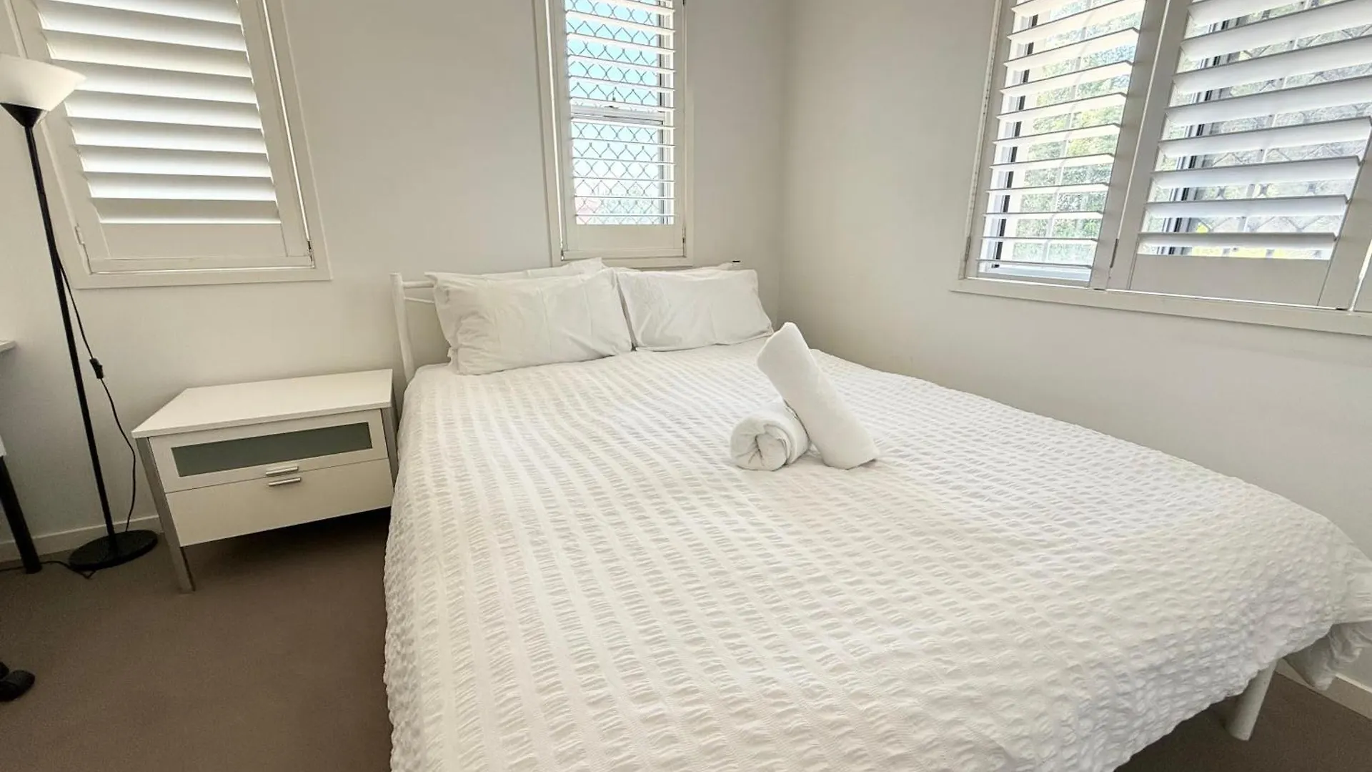 Homestay 2 Spacious Rooms With Shared Bathroom In Modern Sunnybank Home Brisbane