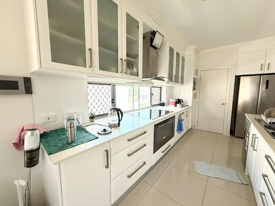 2 Spacious Rooms With Shared Bathroom In Modern Sunnybank Home Brisbane Homestay